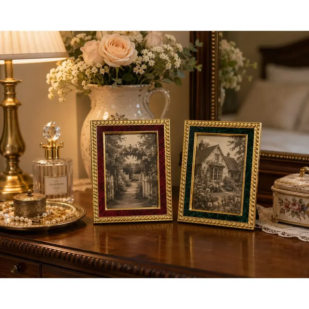 Vintage Gold Picture Frame Pair 3.5x5